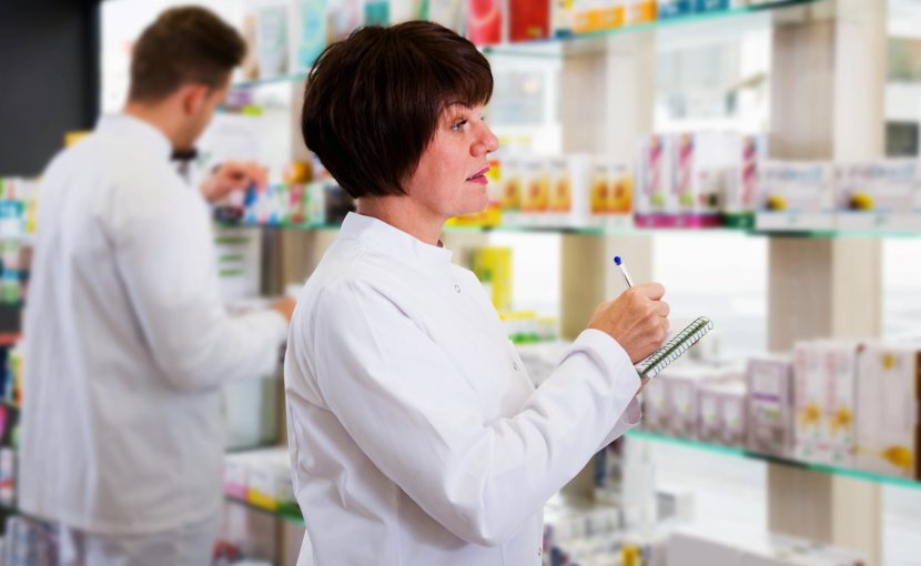 pharmacy technician in lab